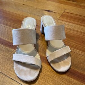 42 gold heels nude color